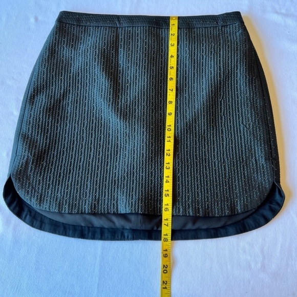 Madewell textured fabric mini skirt with gold metallic stitching details - Picture 7 of 10